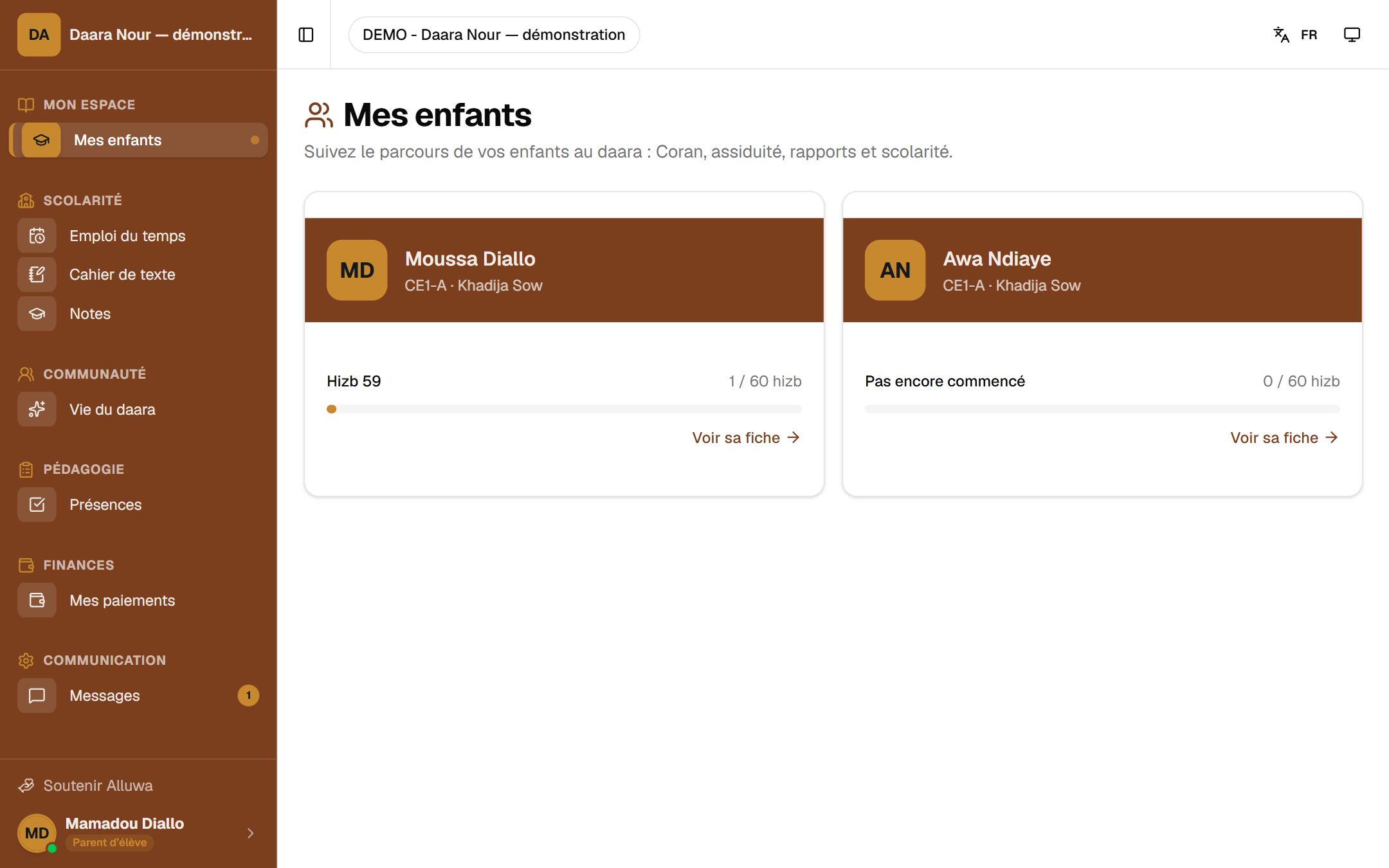 L’espace parents sur ordinateur : le menu à gauche et la page Mes enfants avec une carte par enfant